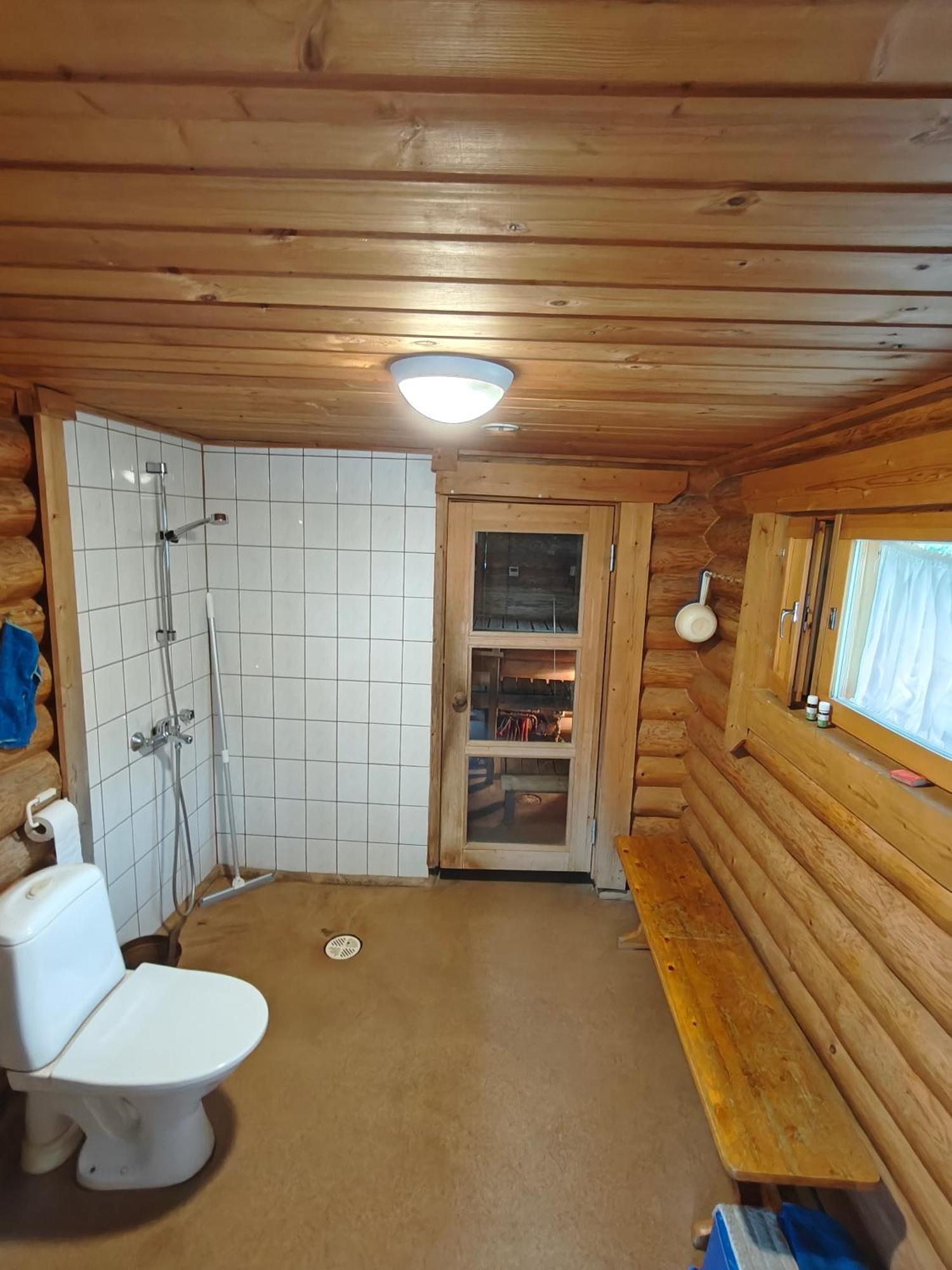 Kalliorinteen Moekit Ruskapirtti